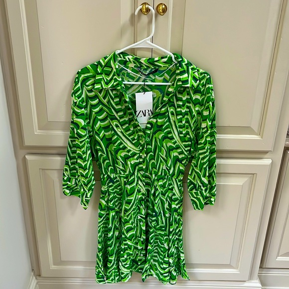 Zara Dresses & Skirts - (NWT) Zara Long Sleeved Green Dress